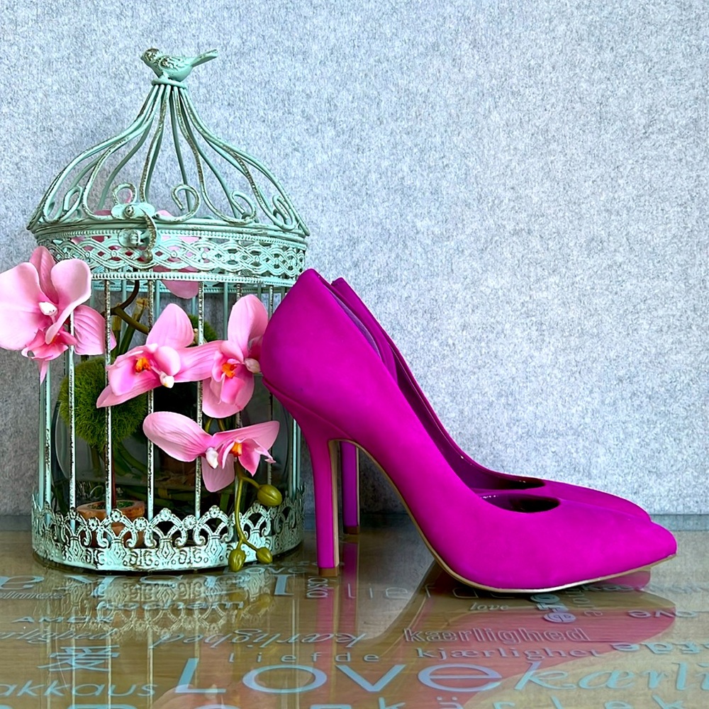 BCBG Jaze size 7.5